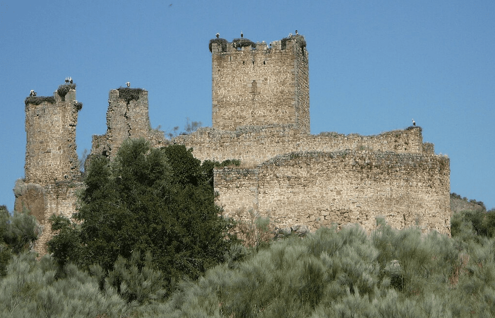 Castillo de mayoralgo, Aldea del Cano