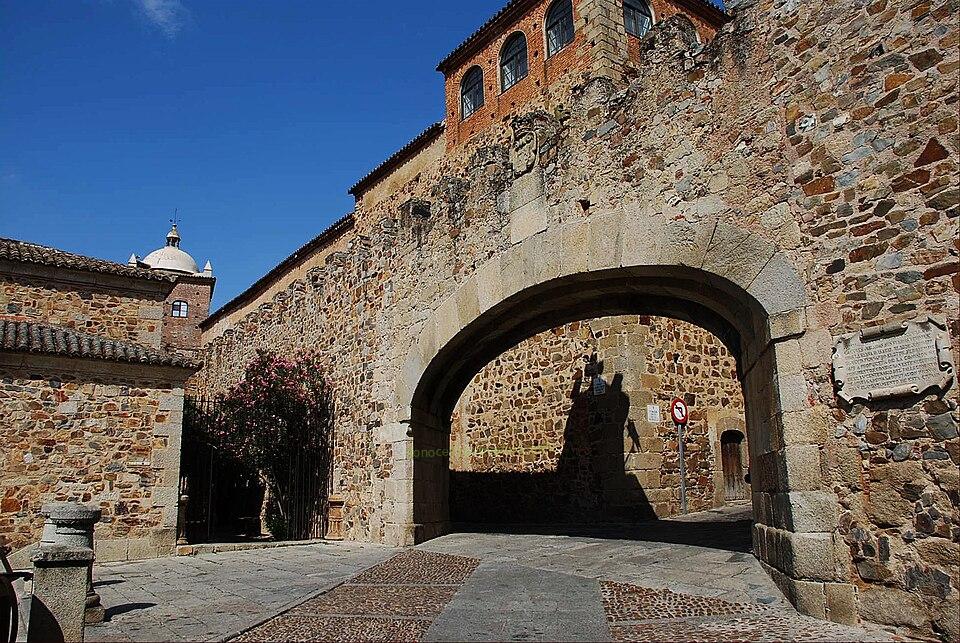 Arco de la Estrella, Cáceres
