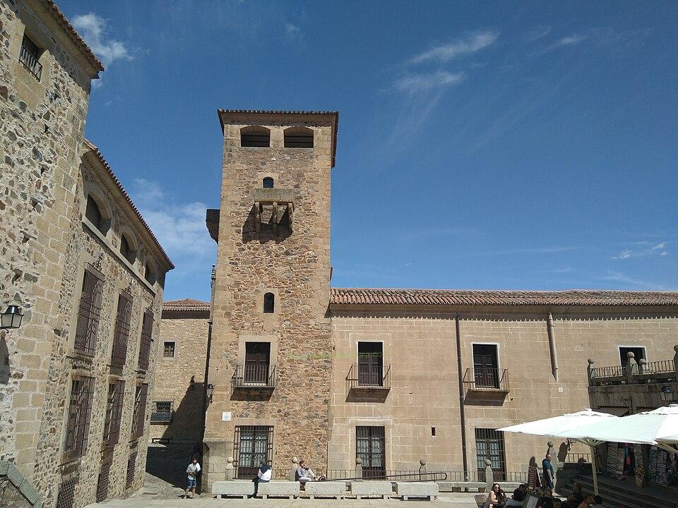 Palacio de los Golgines de Abaj, Cáceres