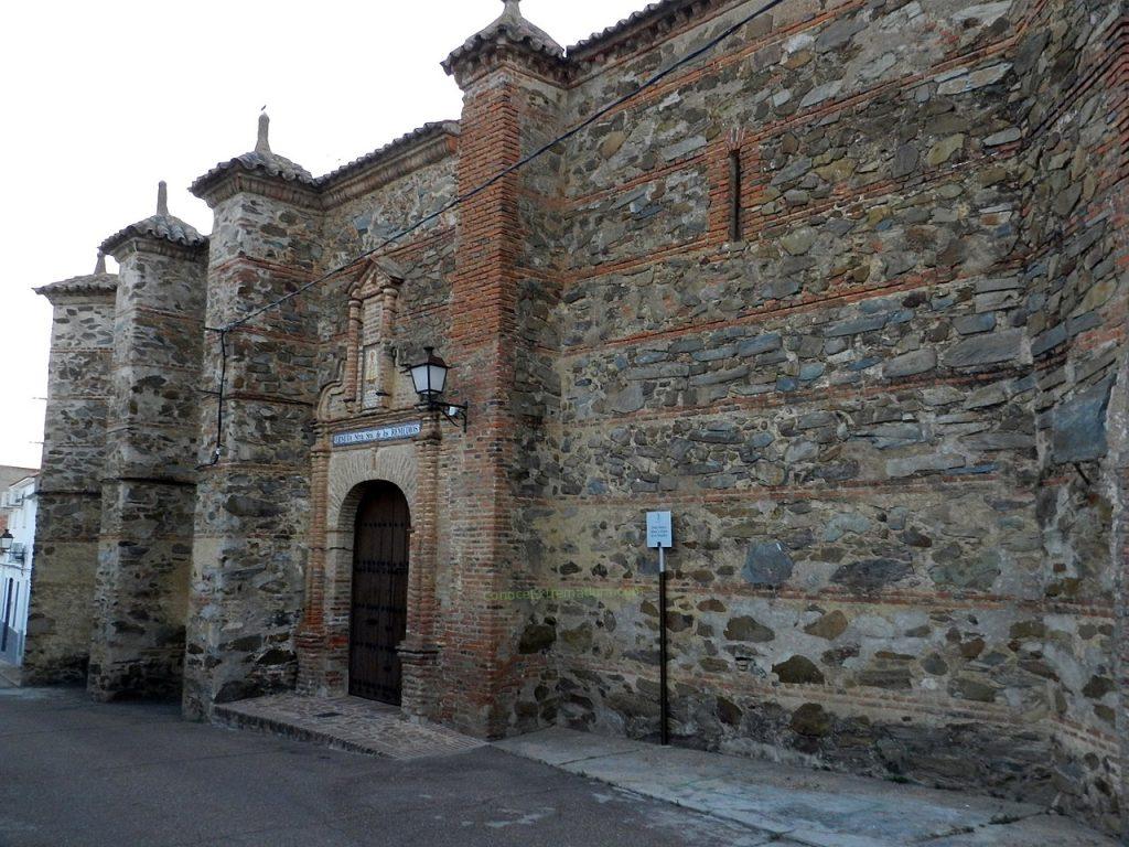 Iglesia de San Pedro Apóstol, Casas de Don Pedro
