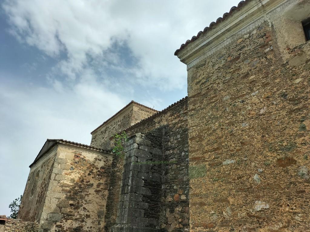 Iglesia San NIcolás de Bari, Casas de Millán