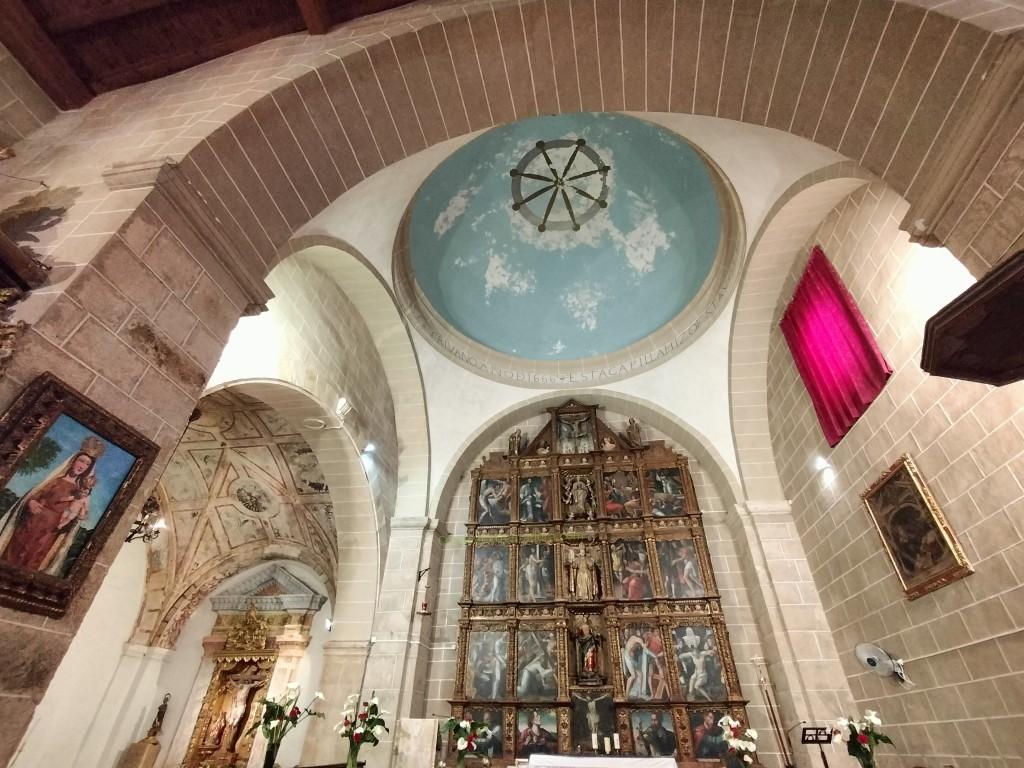 Iglesia San NIcolás de Bari, Casas de Millán