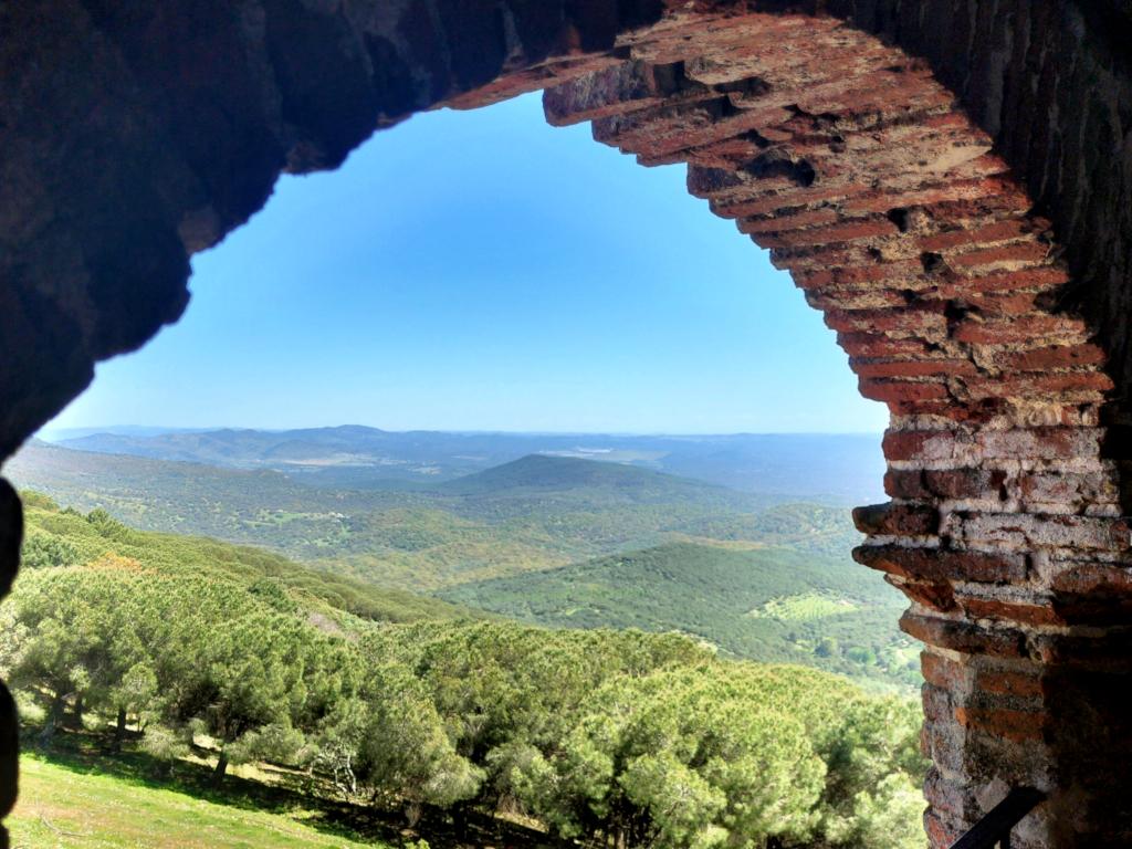 Vistas desde el Monasterio de Tentudía