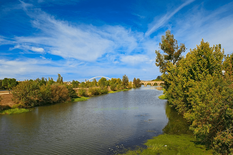 Río Guadiana a su paso por Mérida