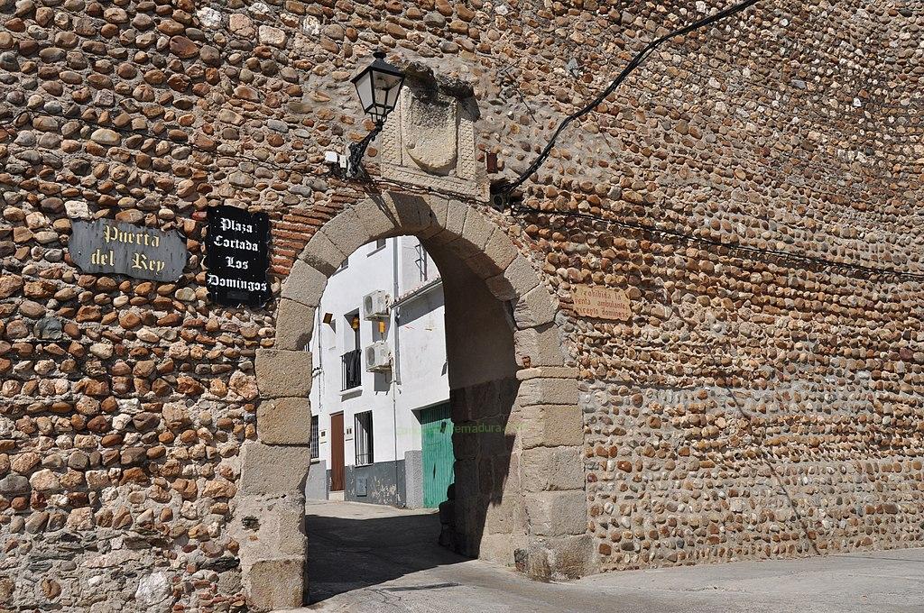 Puerta del Rey, Muralla de Galisteo
