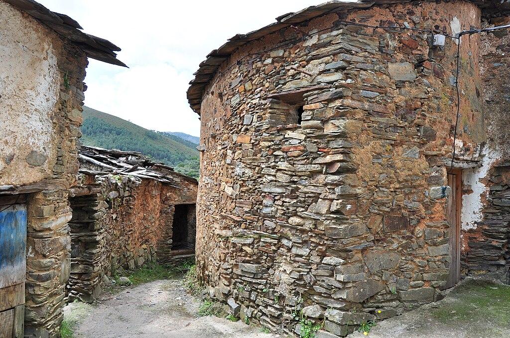Arquitectura típica de Las Hurdes, Ladrillar