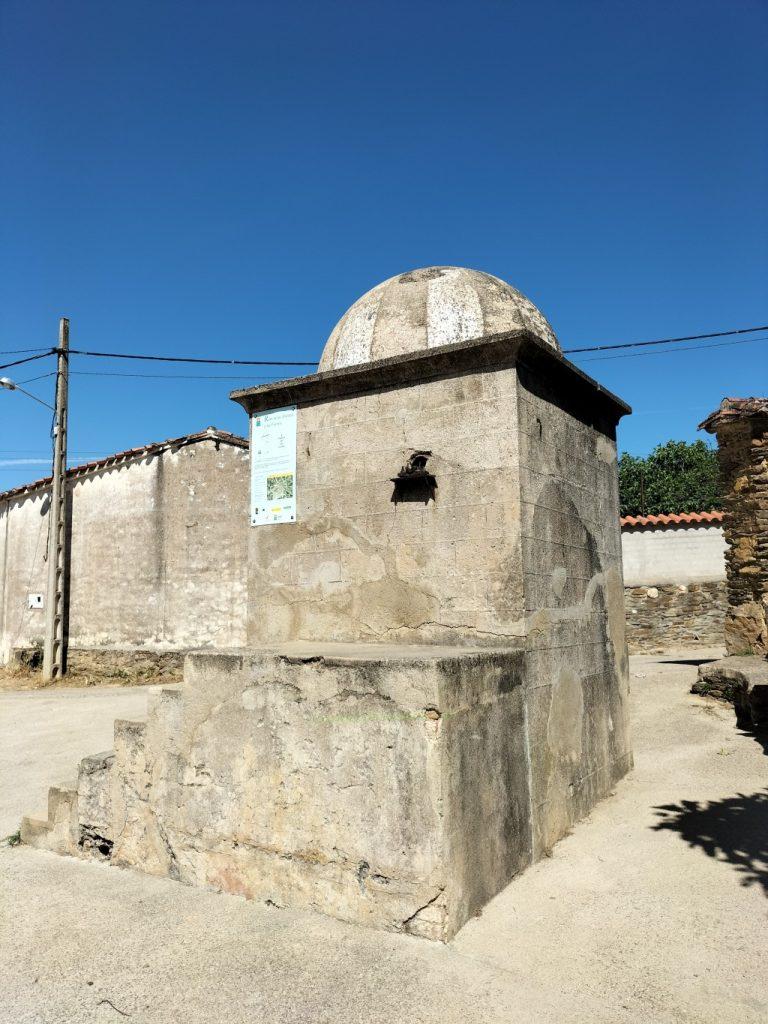 Fuente de los grifos, Serradilla