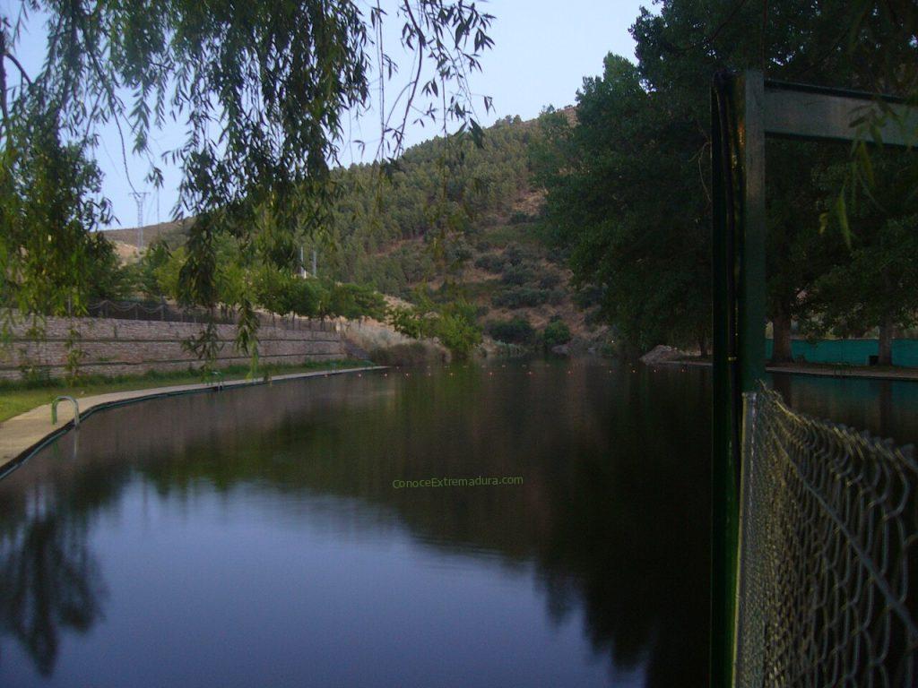 Piscina natural de Valdecañas del Tajo