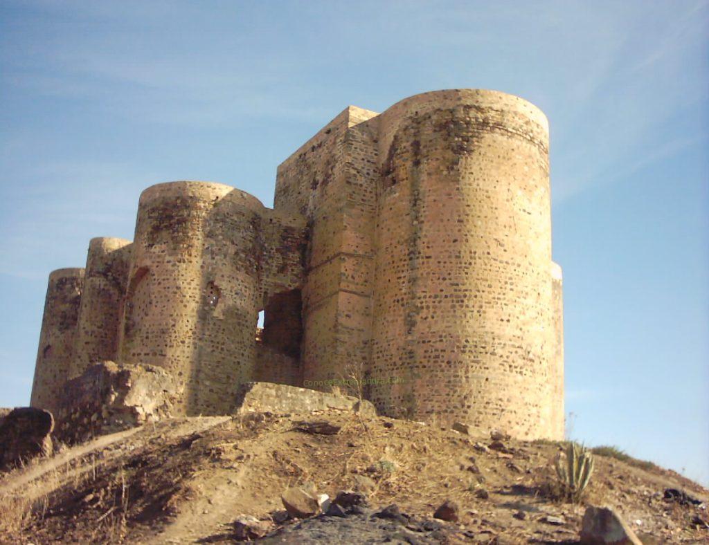 Castillo de Villalba de los Barros